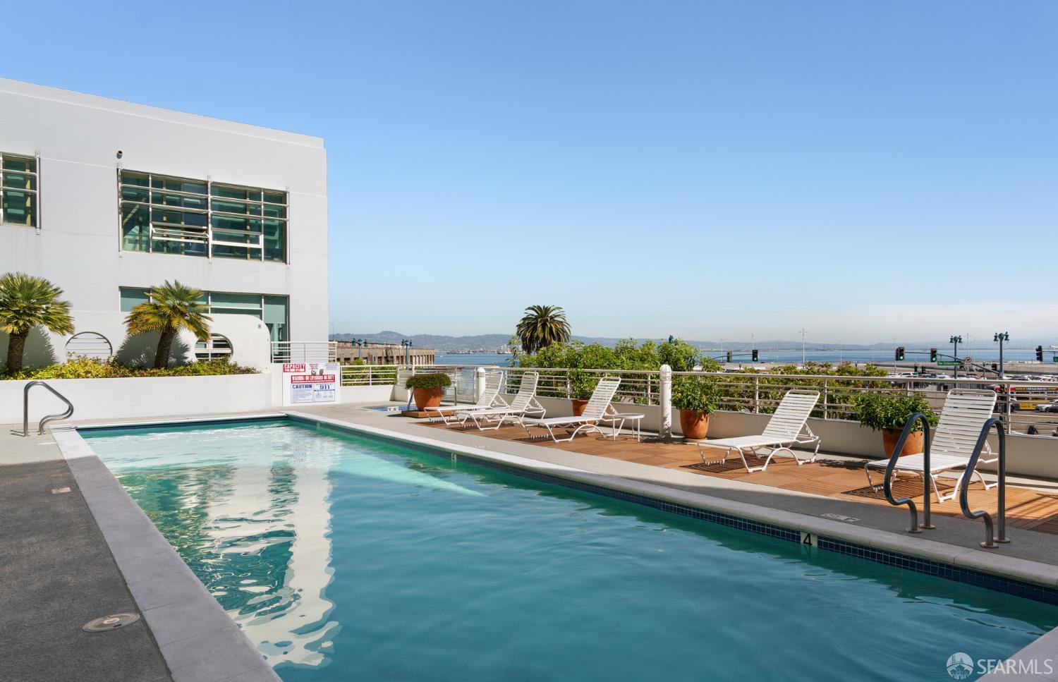 403 Main Street # 208N