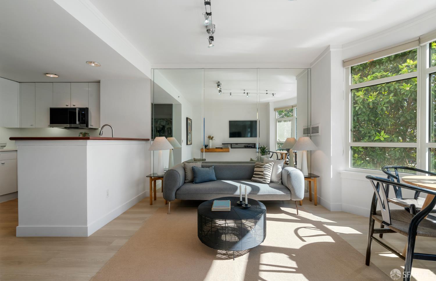 403 Main Street # 208N