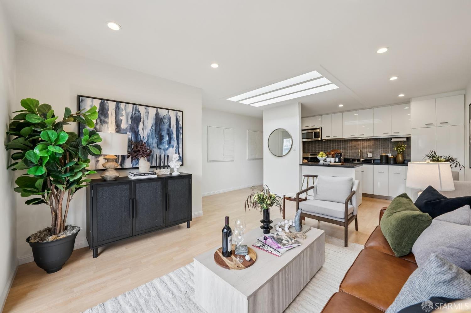 423 Waller Street # 7