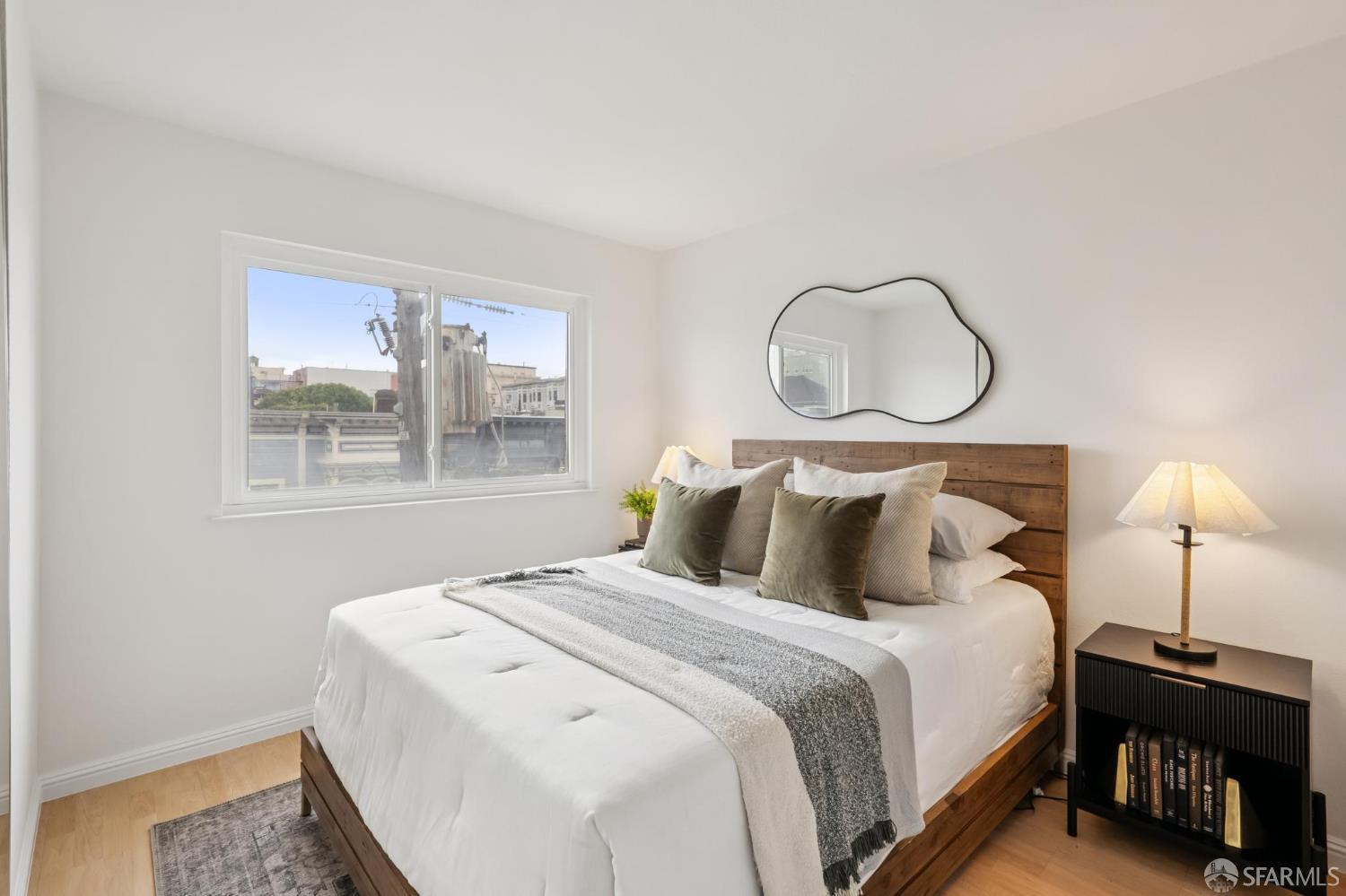 423 Waller Street # 7