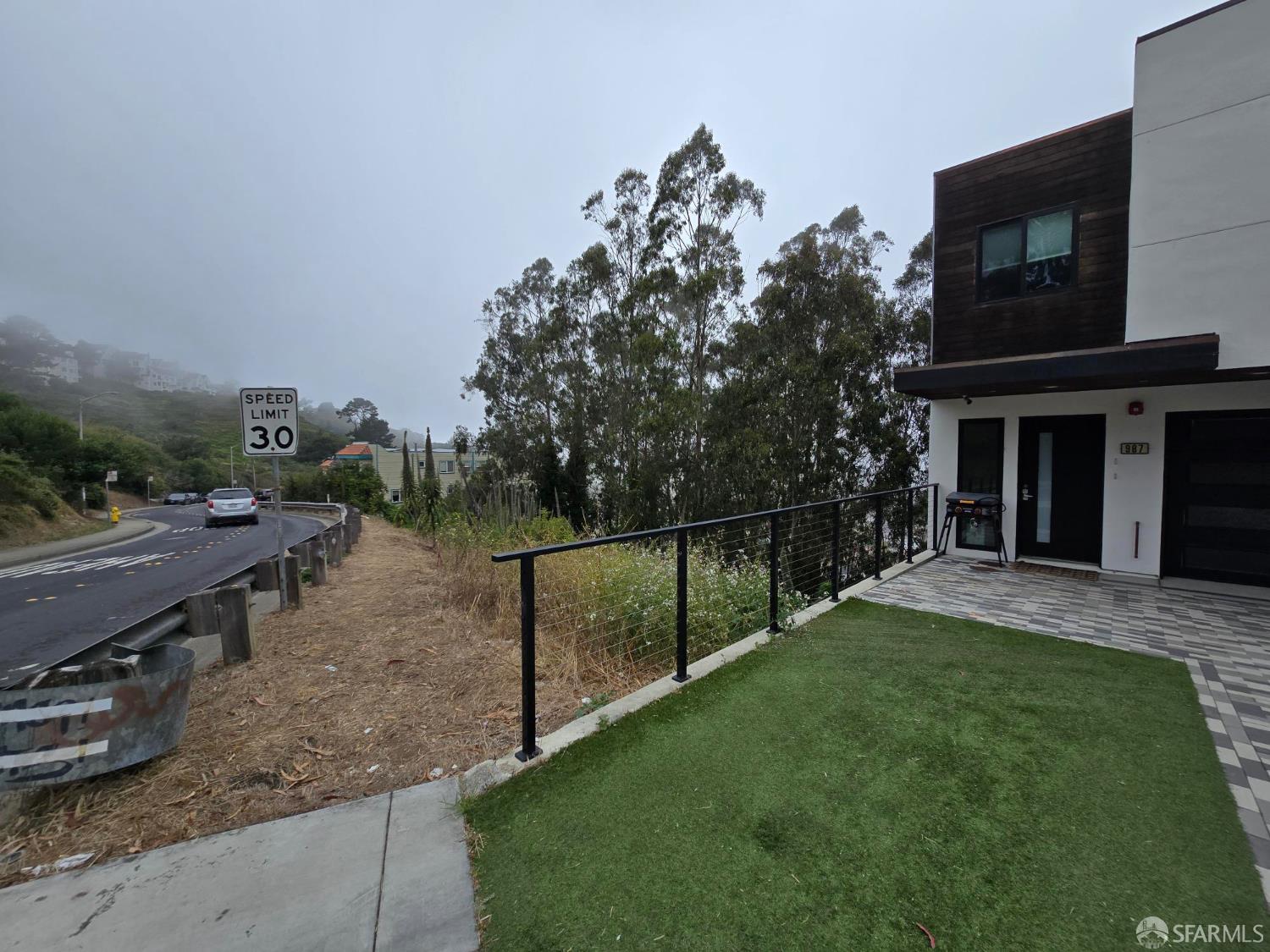 983 Crocker Avenue
