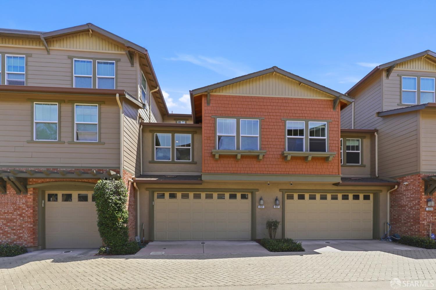 2541 Oak Road