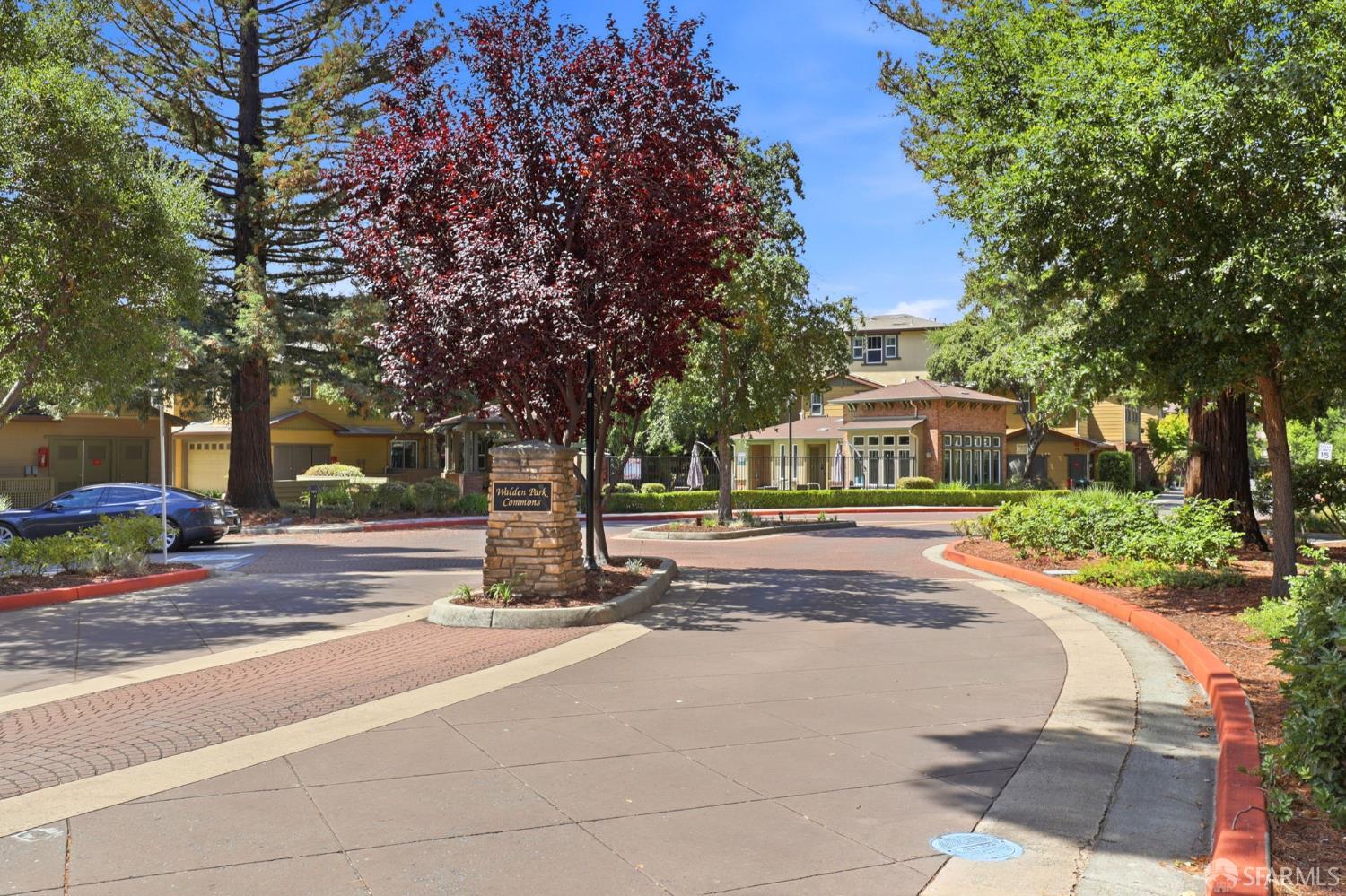 2541 Oak Road