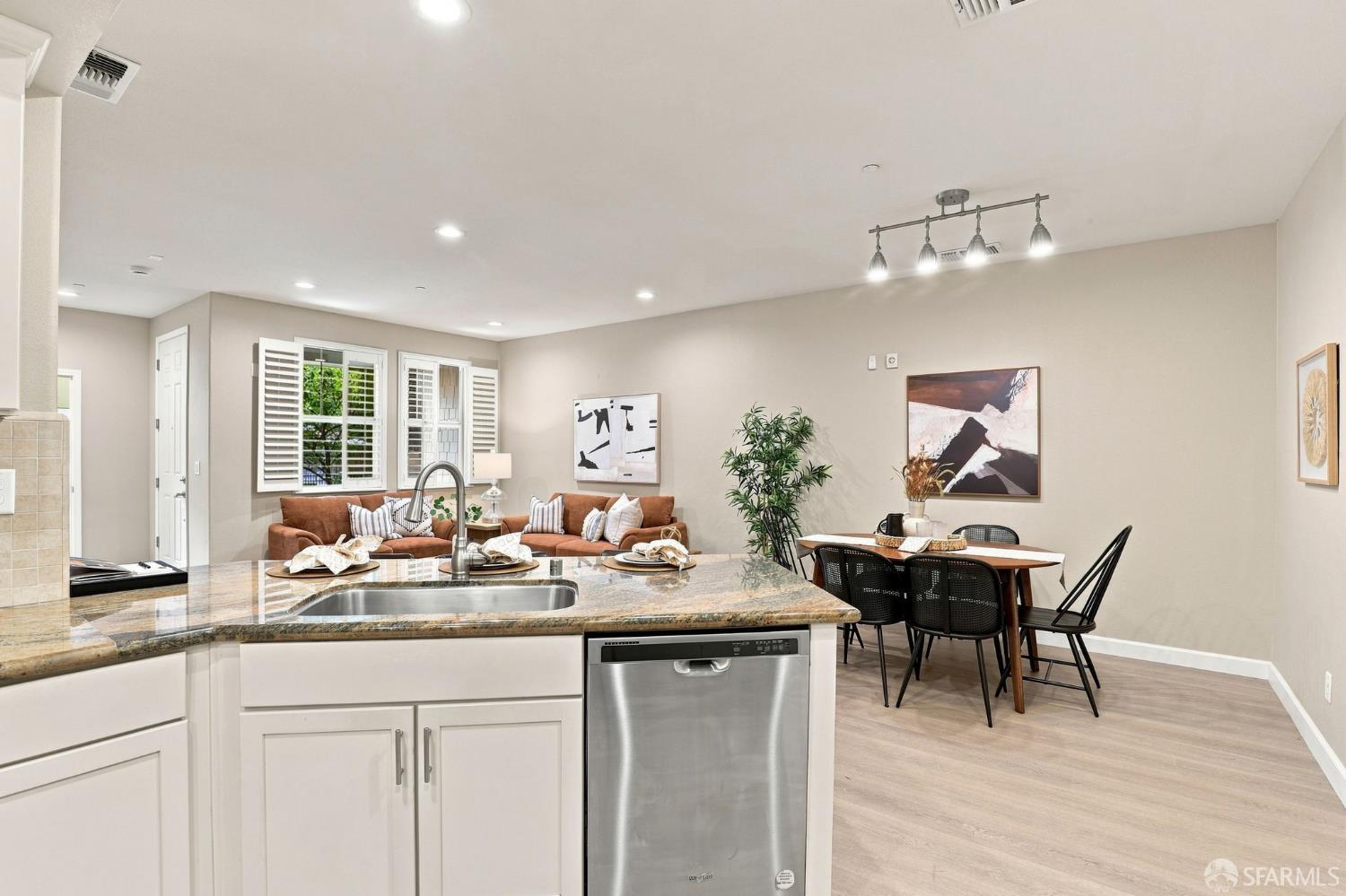 2541 Oak Road