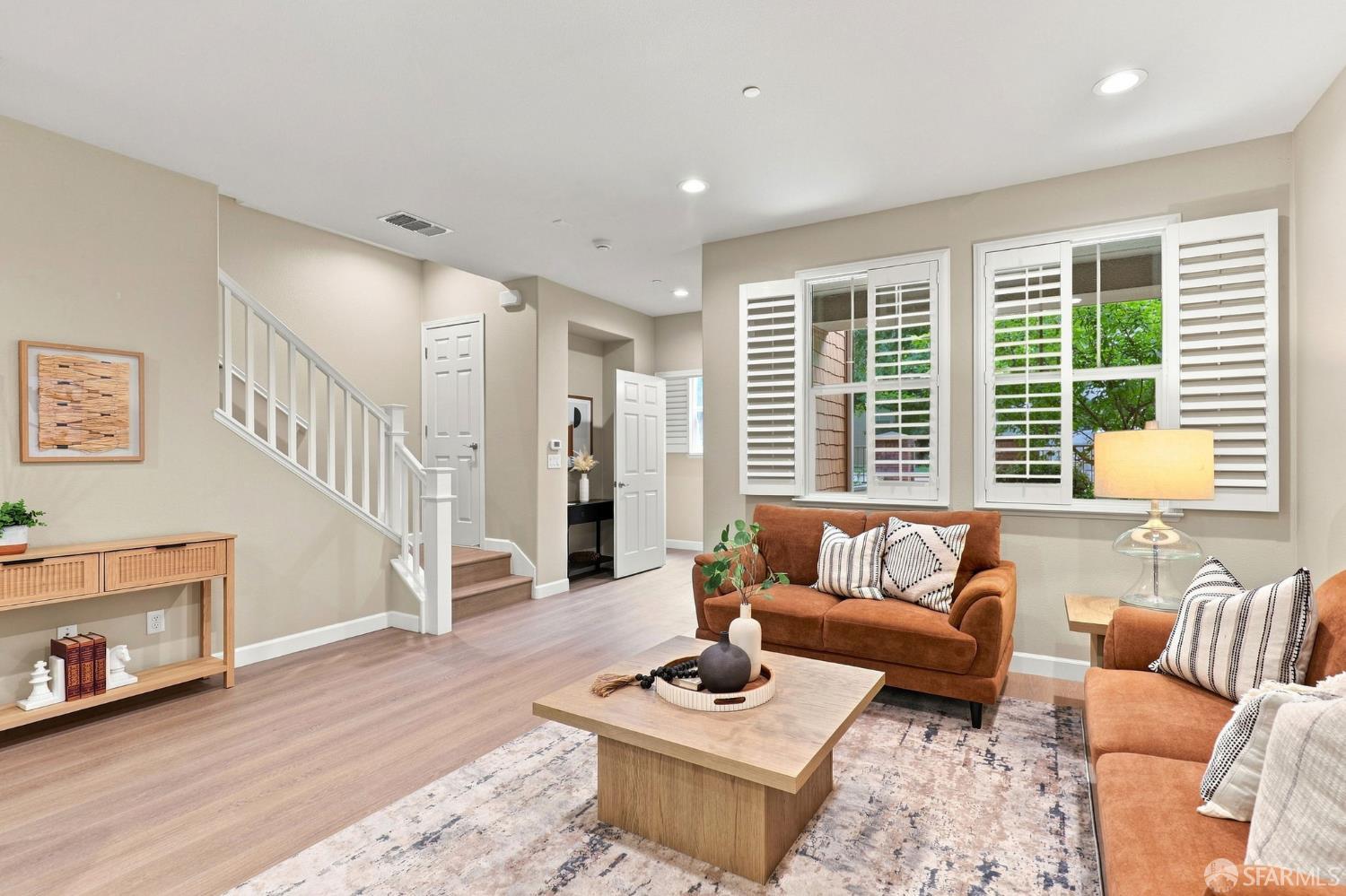2541 Oak Road