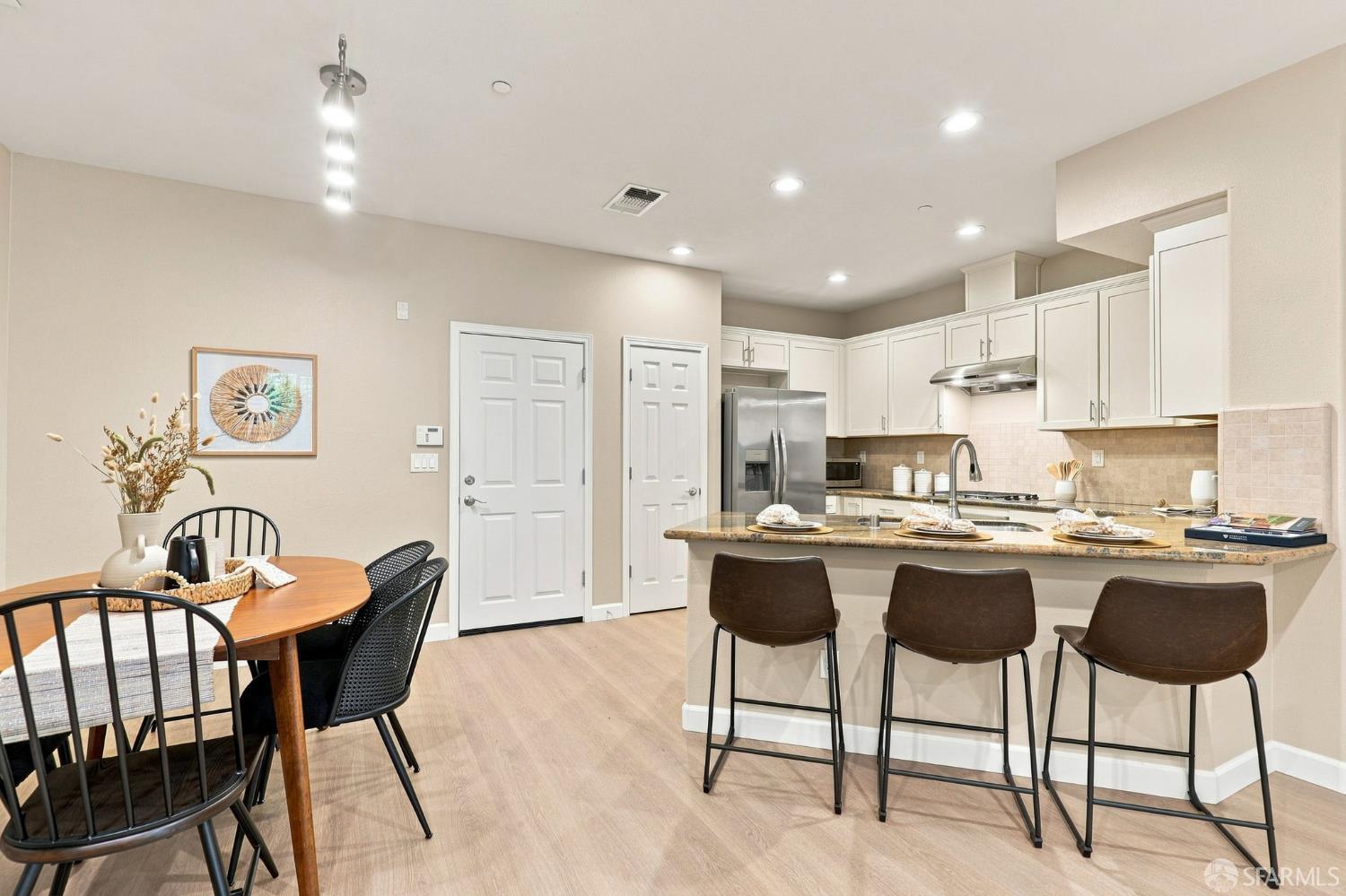2541 Oak Road