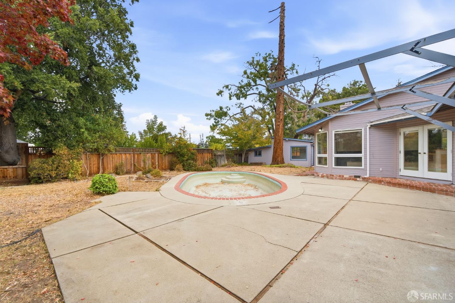 321 Hillview Avenue