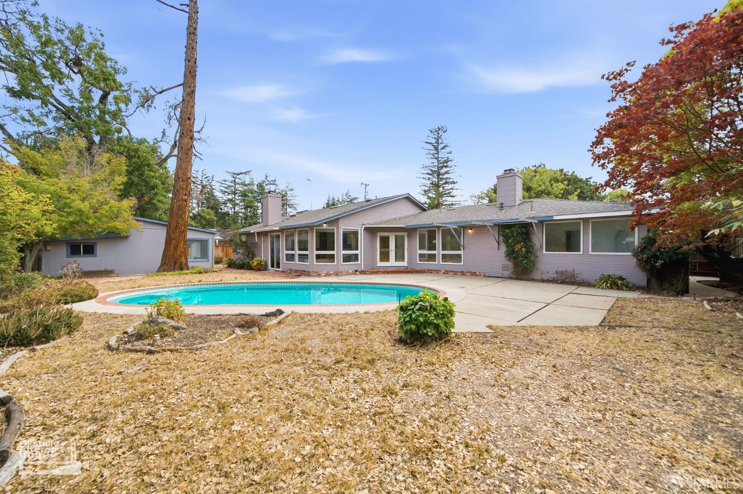 321 Hillview Avenue