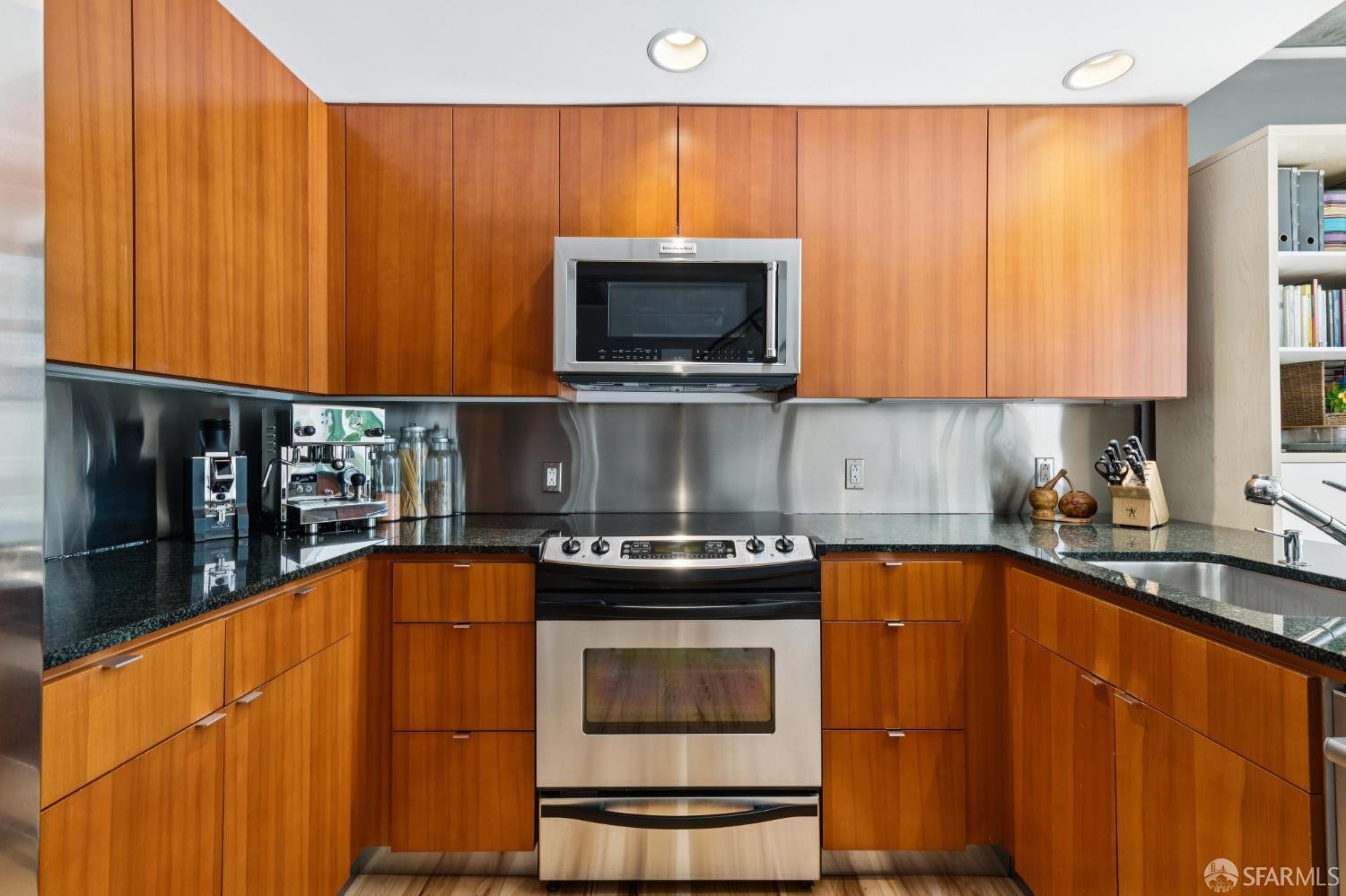 77 Dow Place # 307