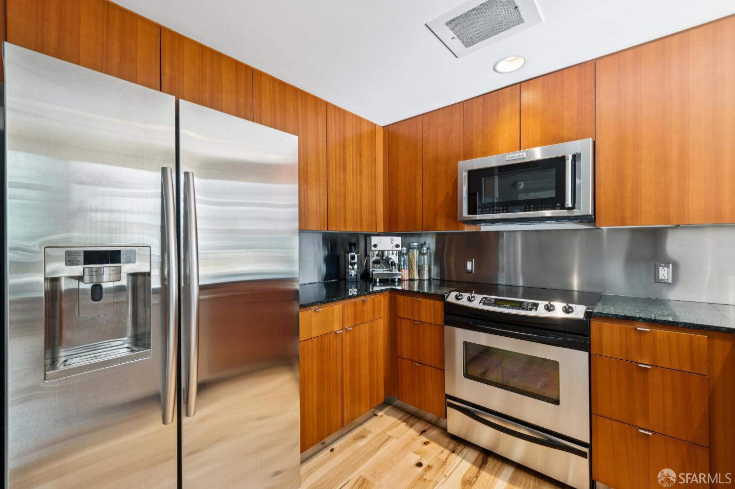 77 Dow Place # 307