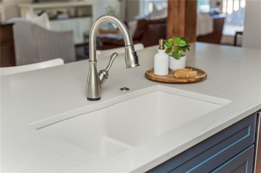 1555 Steele Drive NW