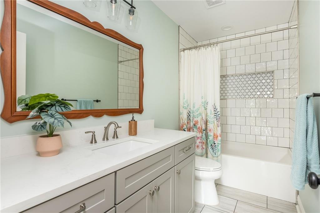 1555 Steele Drive NW