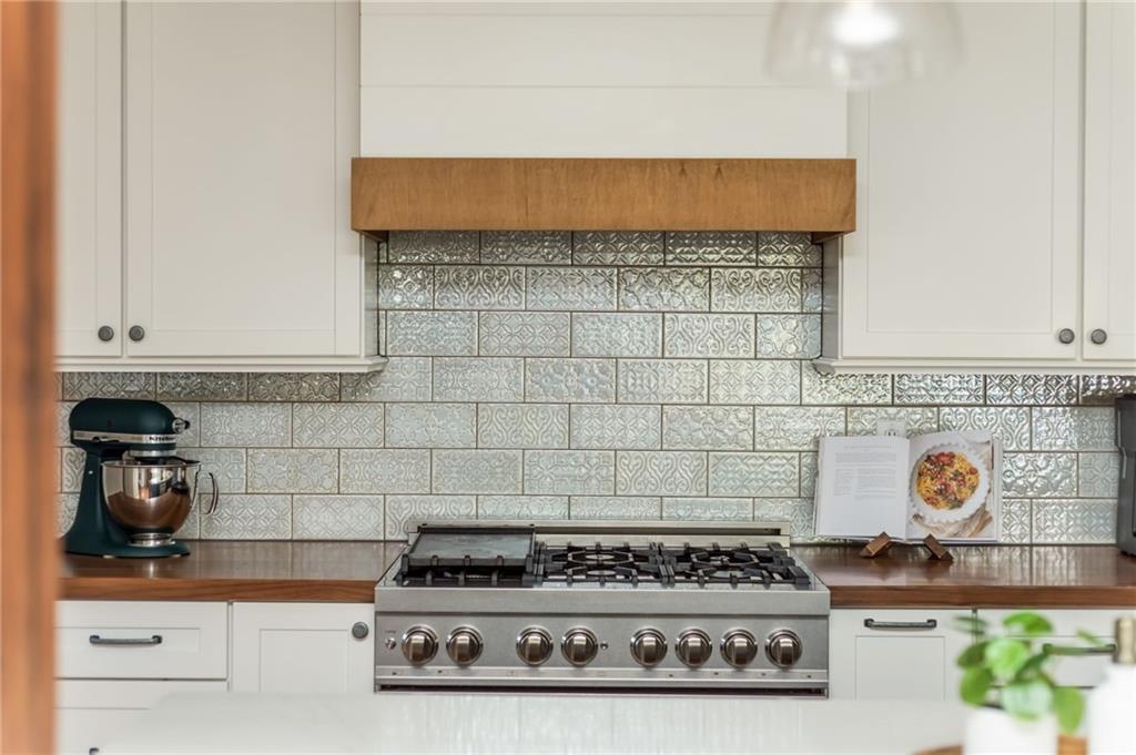 1555 Steele Drive NW