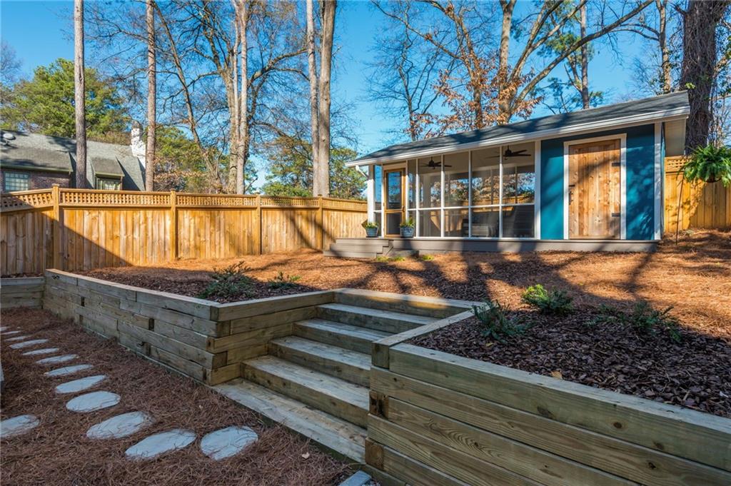 1555 Steele Drive NW