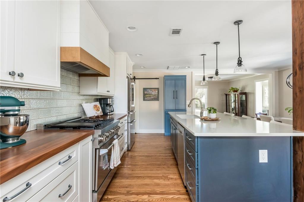 1555 Steele Drive NW