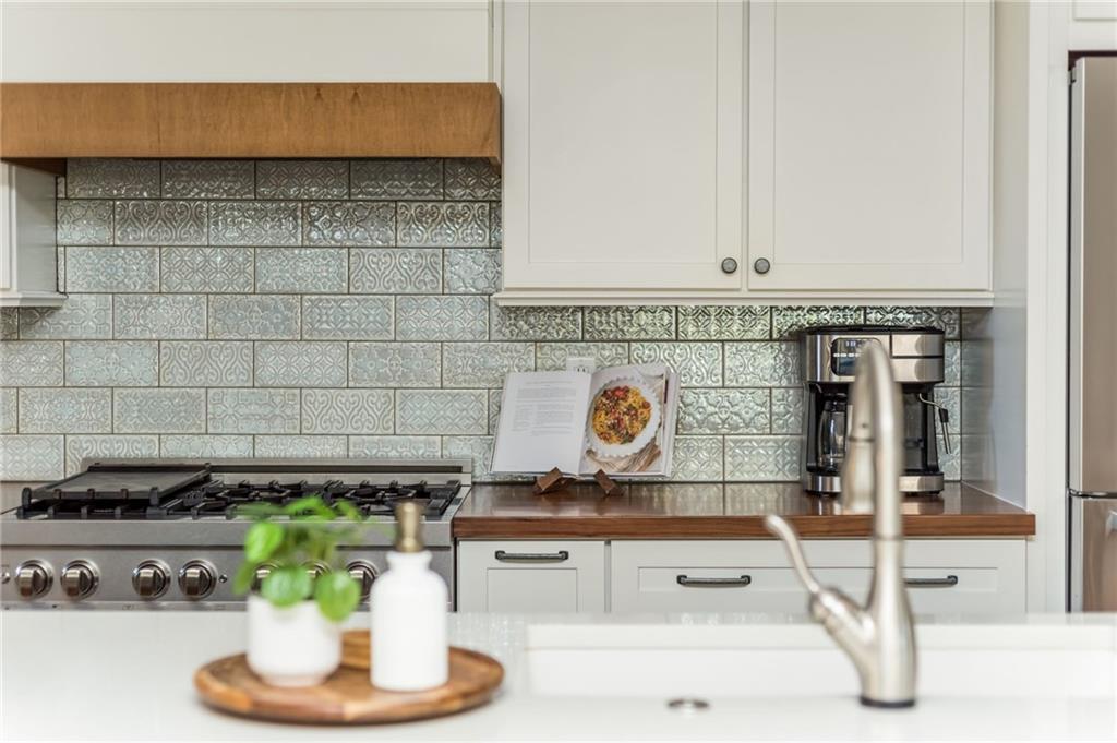 1555 Steele Drive NW