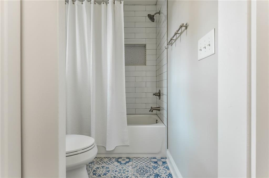 1555 Steele Drive NW