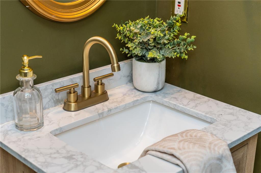 2000 Settindown Drive