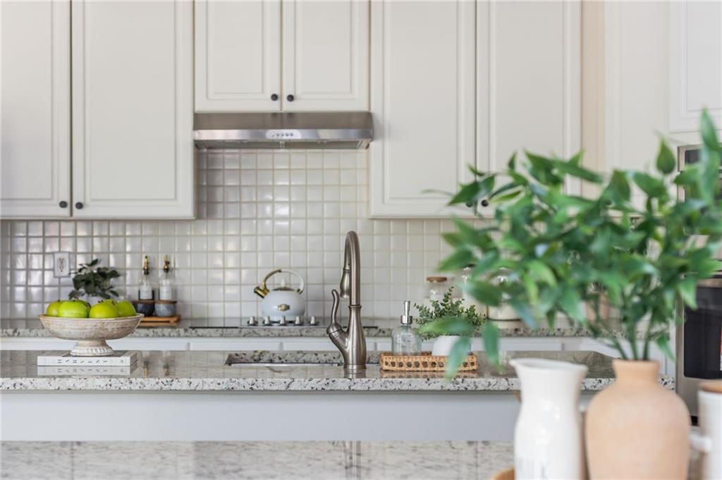 2000 Settindown Drive