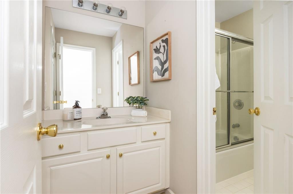 2000 Settindown Drive