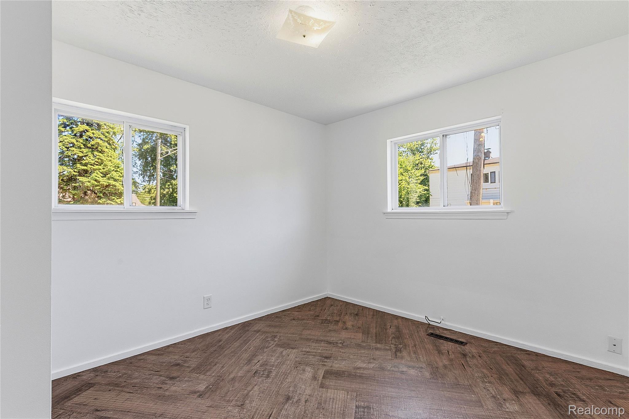 31505 Allegan Court