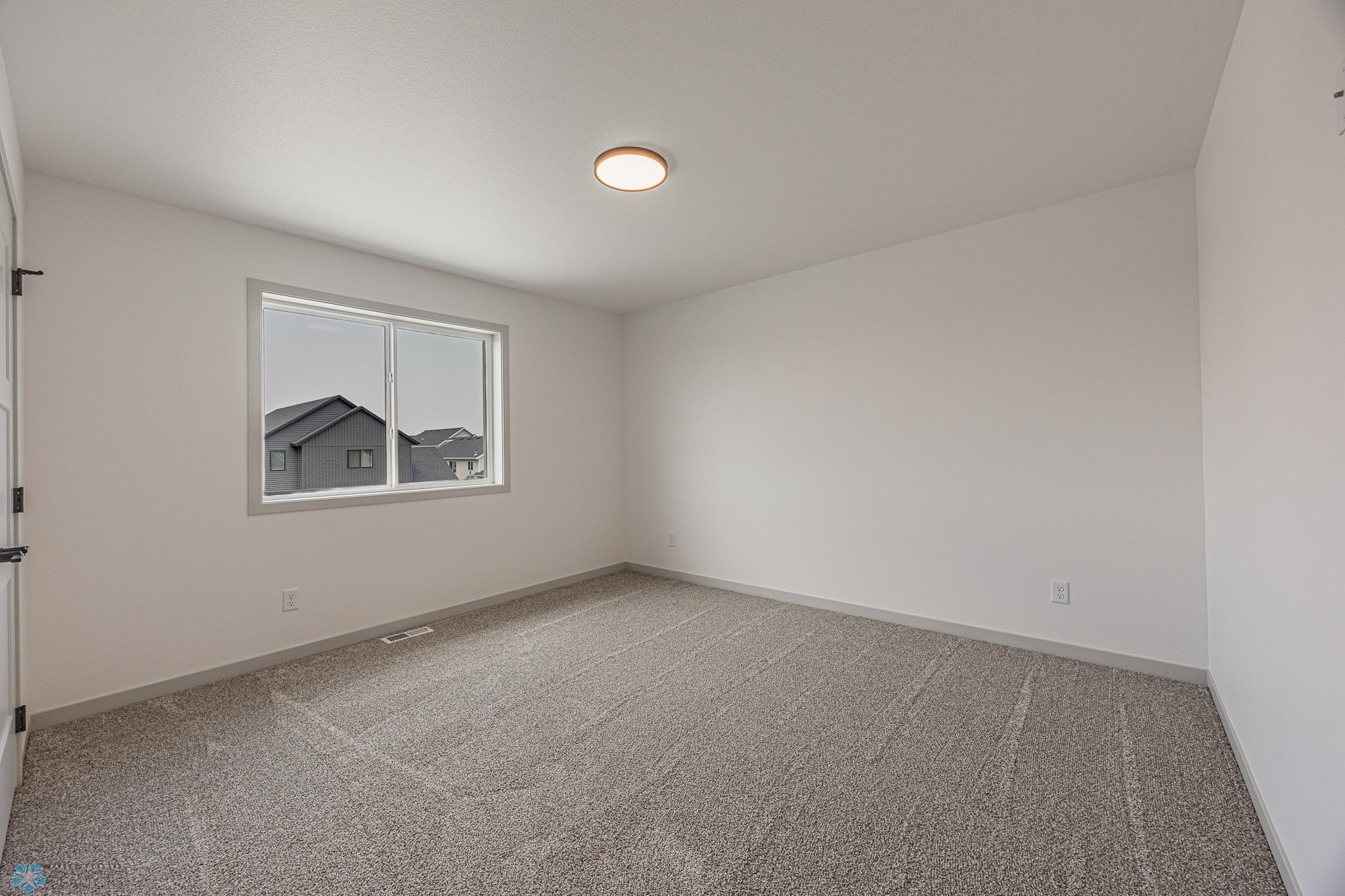 1264 Marlys Drive W