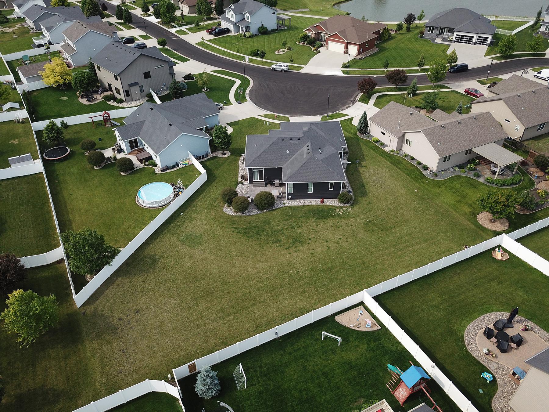 2943 6th Street E