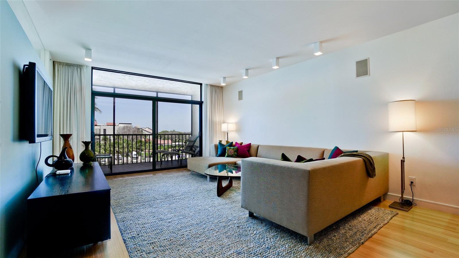 1945 GULF OF MEXICO DR #M2-313