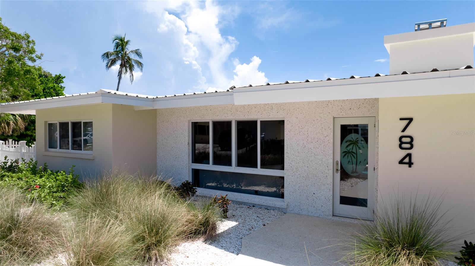 784 SAINT JUDES DR N