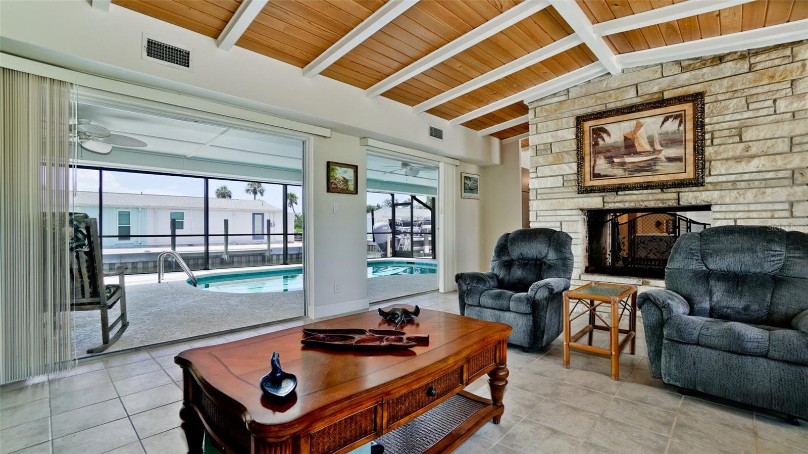 784 SAINT JUDES DR N