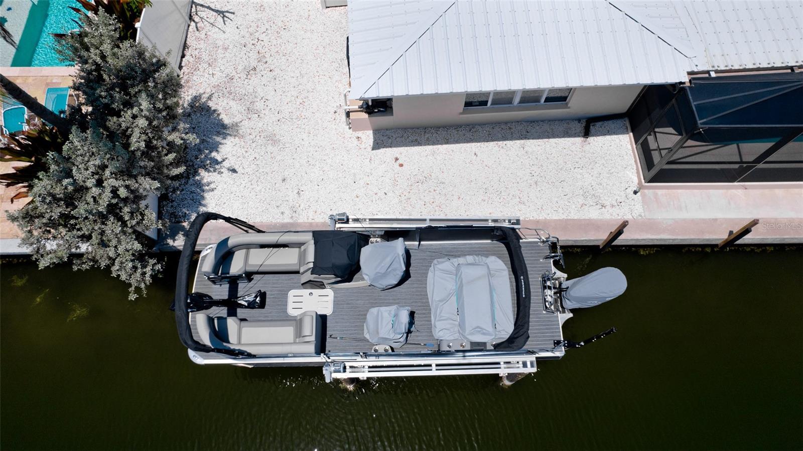 784 SAINT JUDES DR N