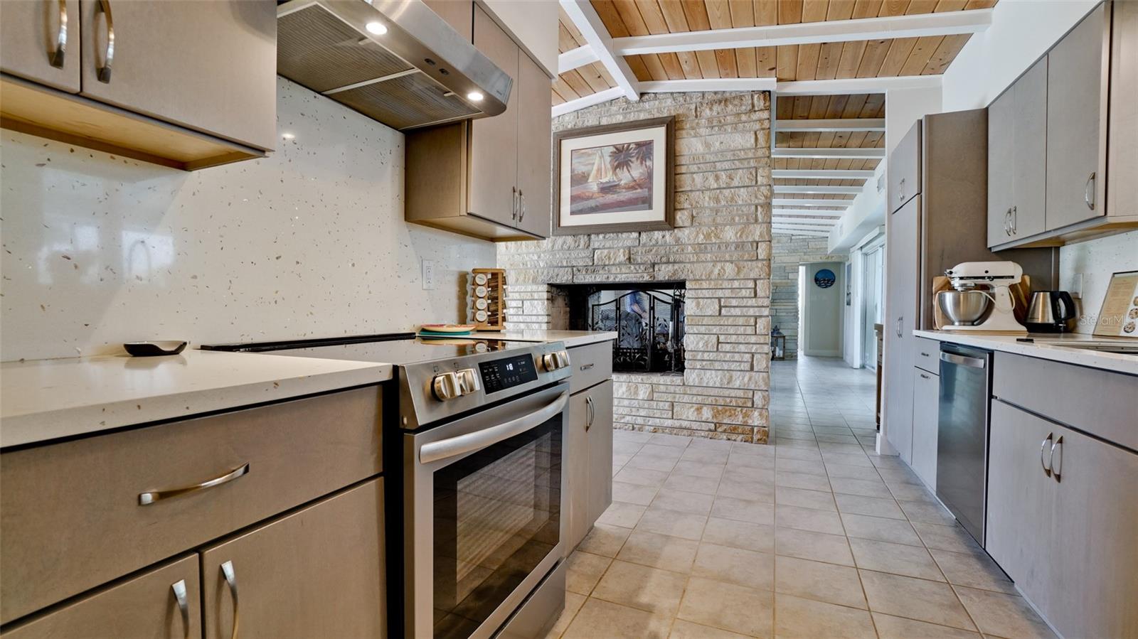 784 SAINT JUDES DR N