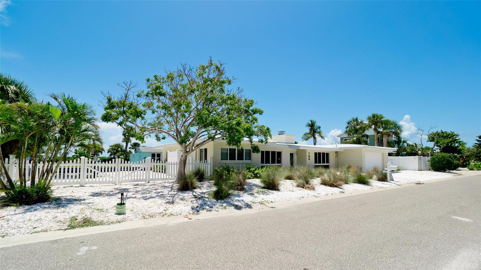 784 SAINT JUDES DR N