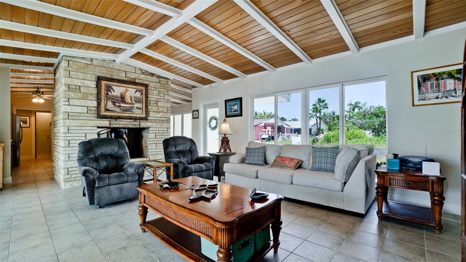 784 SAINT JUDES DR N