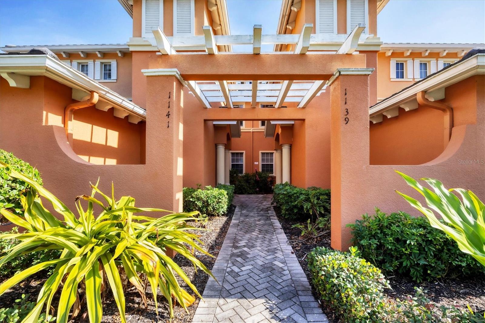 1141 RIVERSCAPE ST UNIT C #C