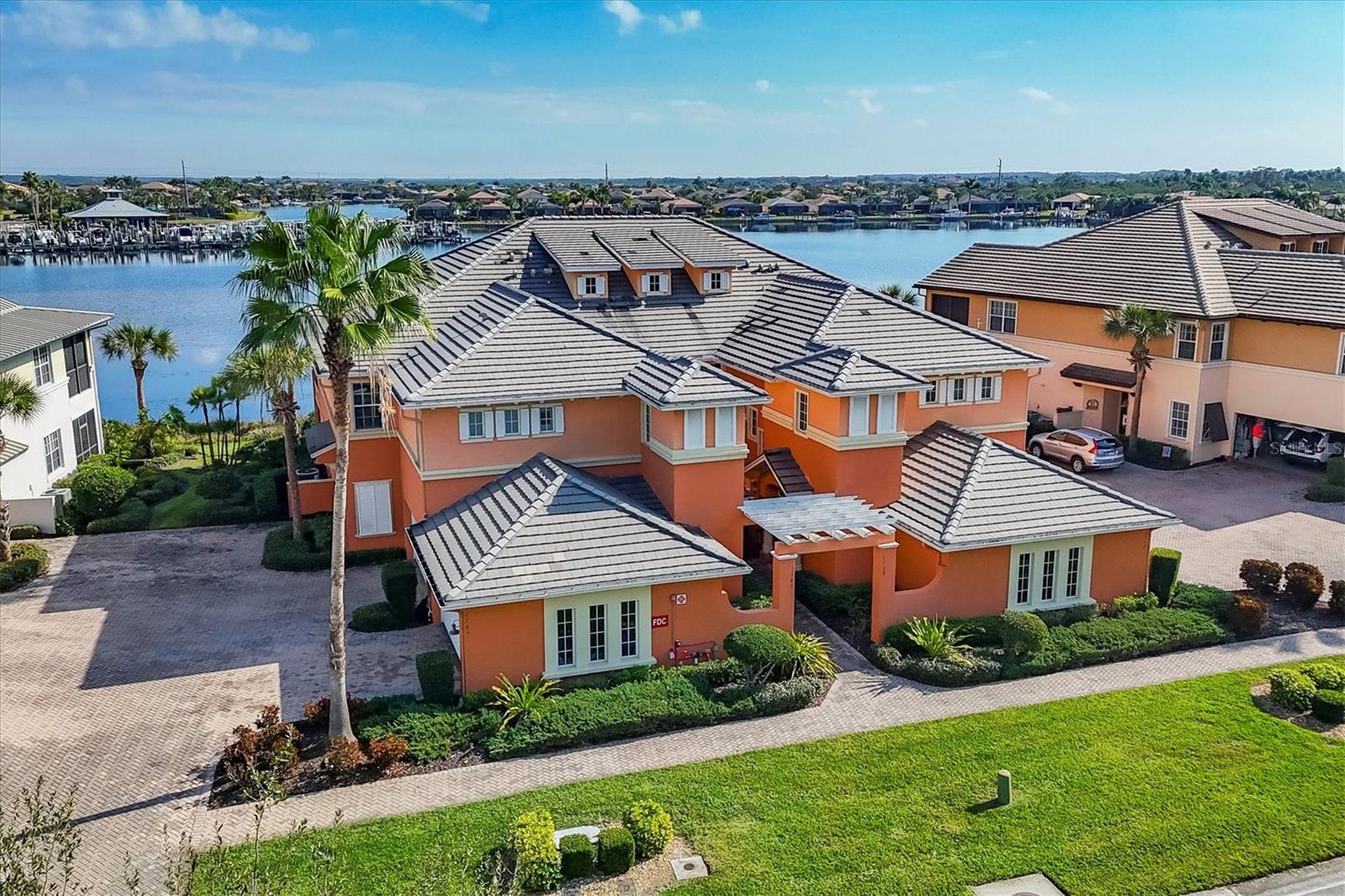 1141 RIVERSCAPE ST UNIT C #C