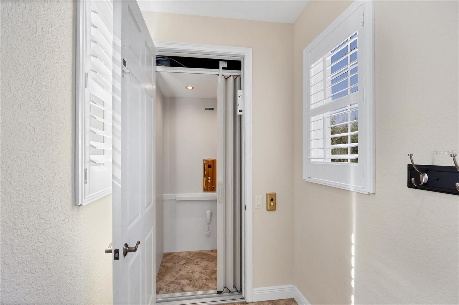 1141 RIVERSCAPE ST UNIT C #C