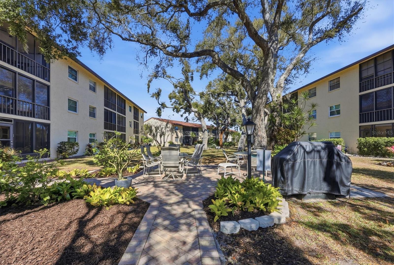 2280 STICKNEY POINT RD #410