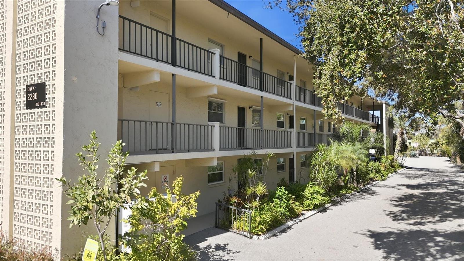 2280 STICKNEY POINT RD #410