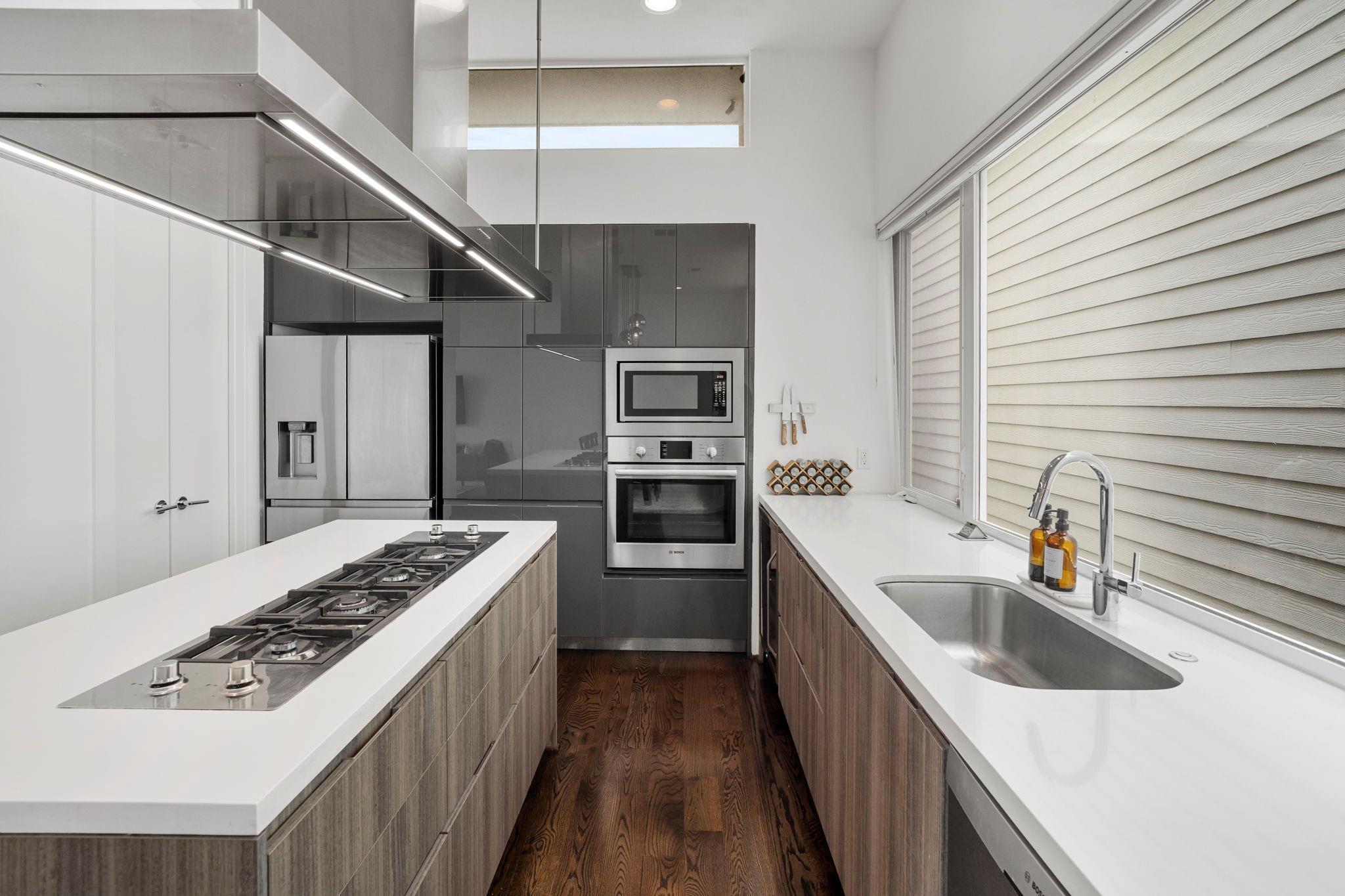 1159 W 18th Street