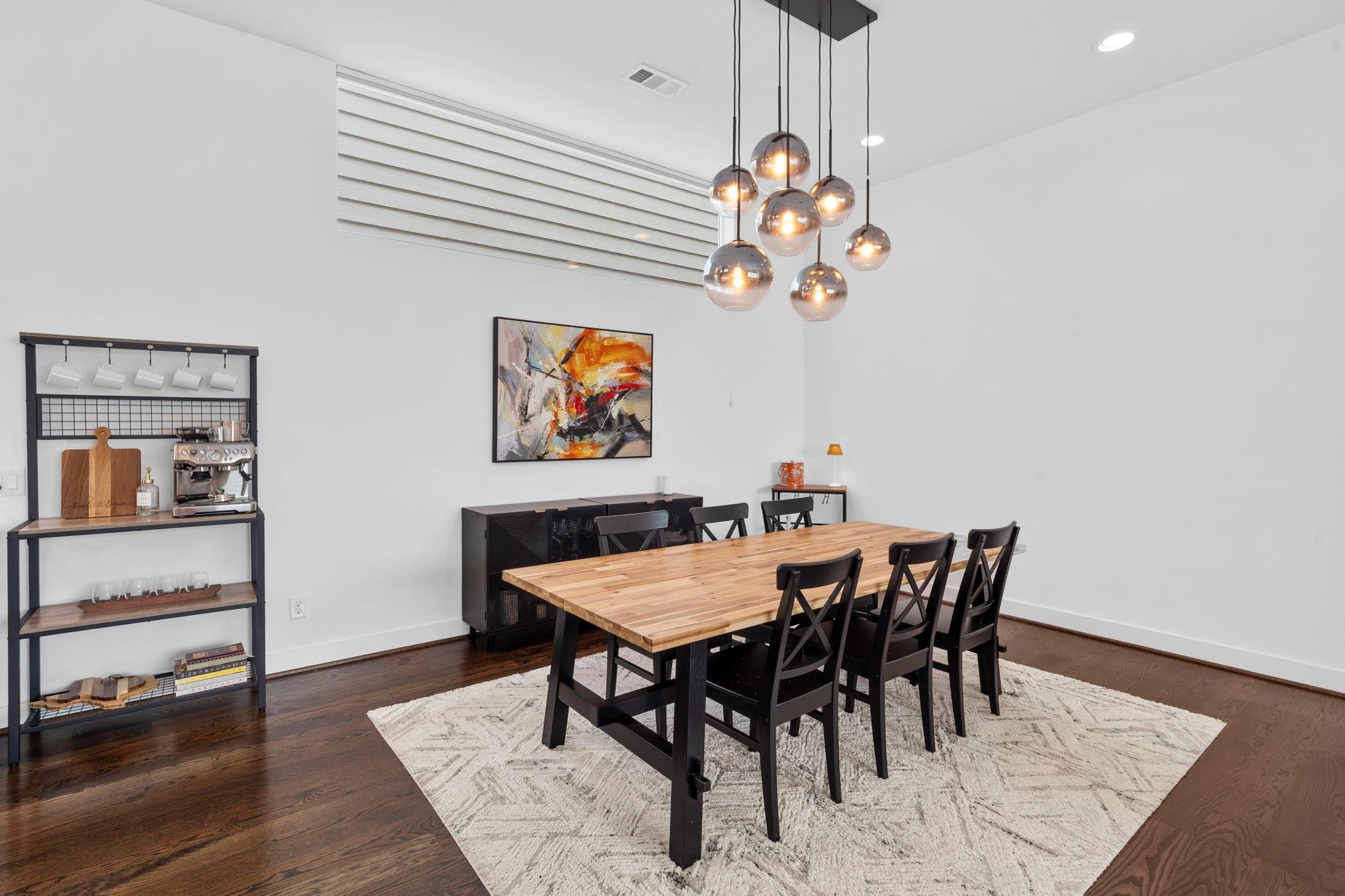 1159 W 18th Street