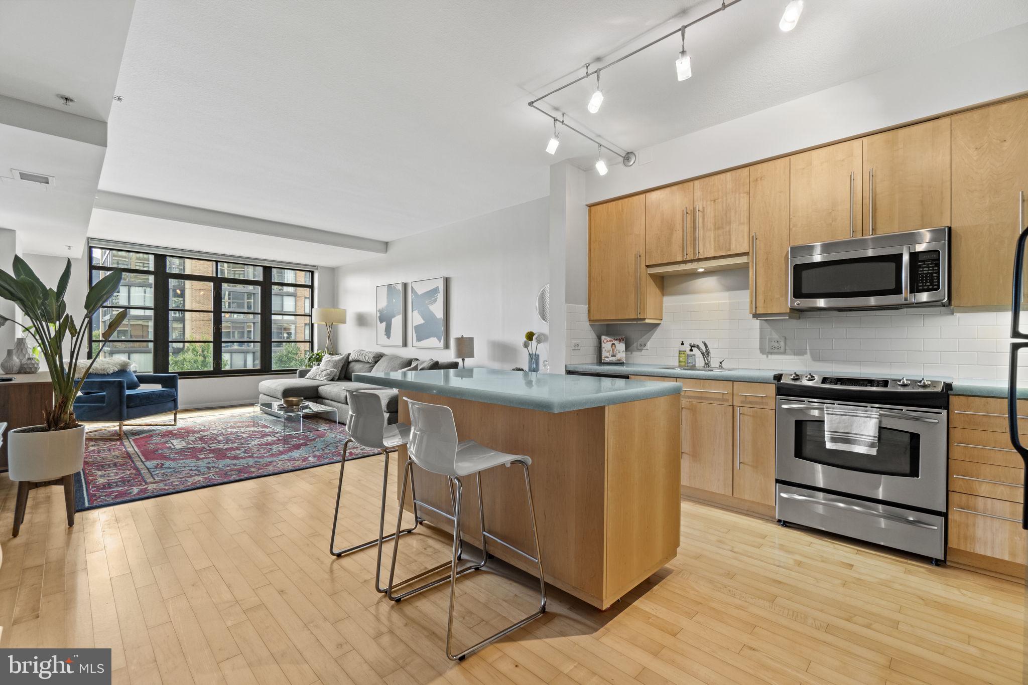 437 New York Ave NW #320