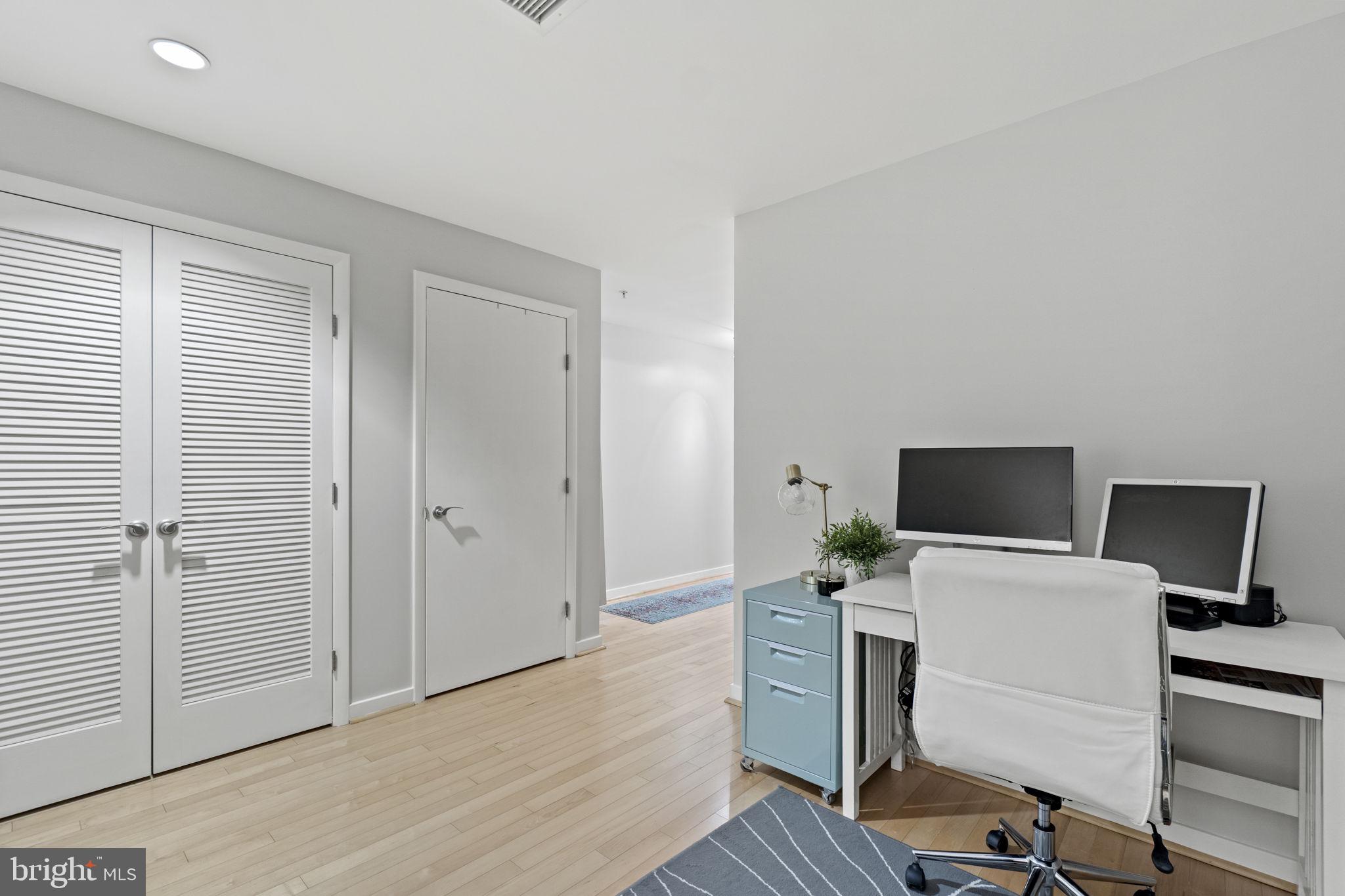 437 New York Ave NW #320