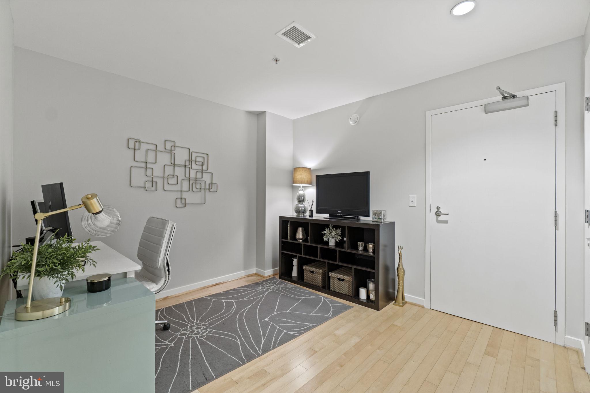 437 New York Ave NW #320