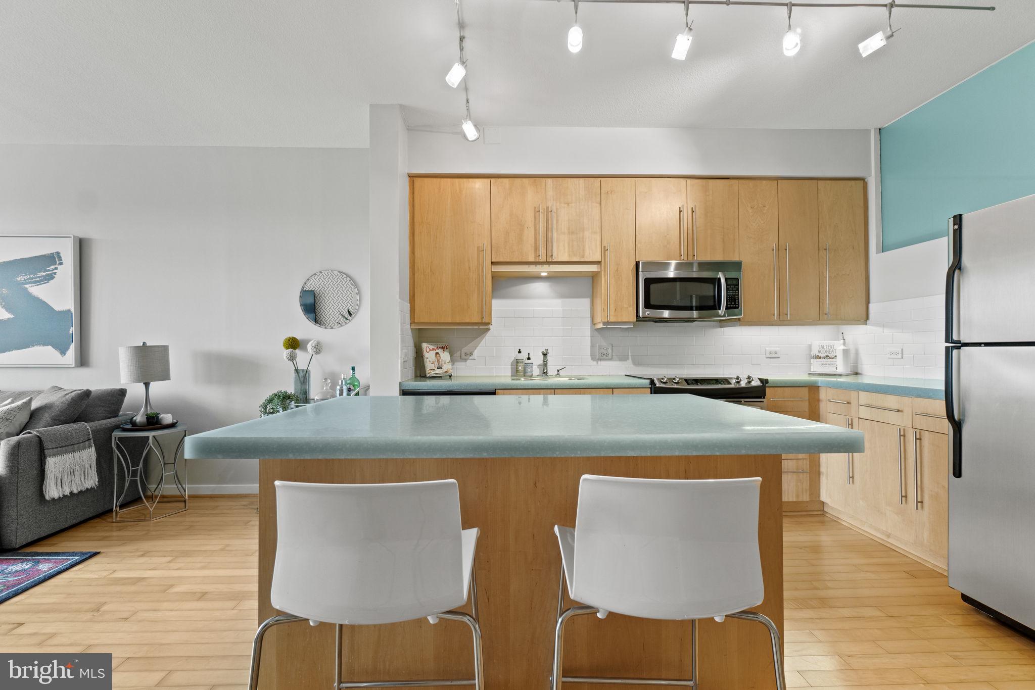437 New York Ave NW #320