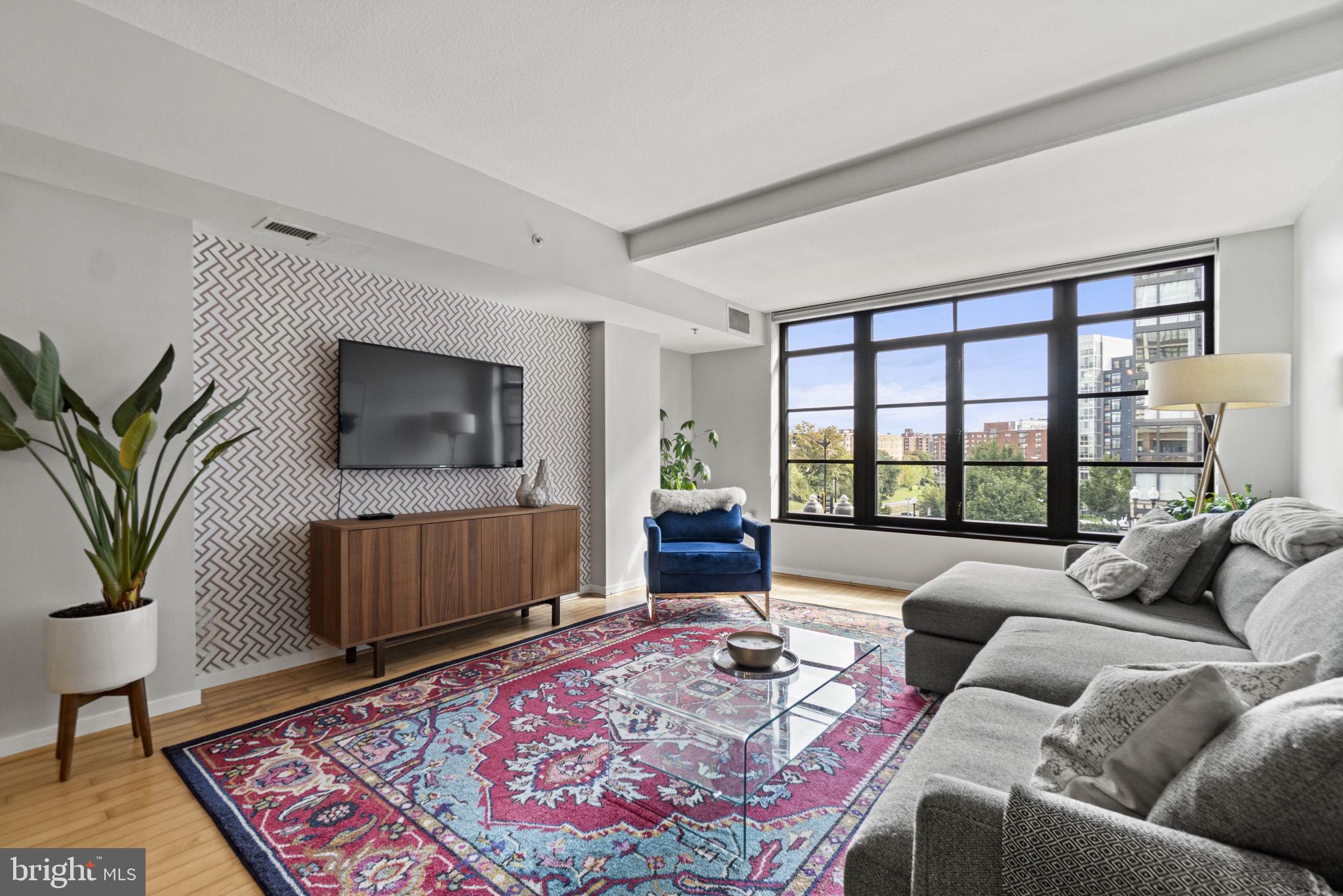 437 New York Ave NW #320