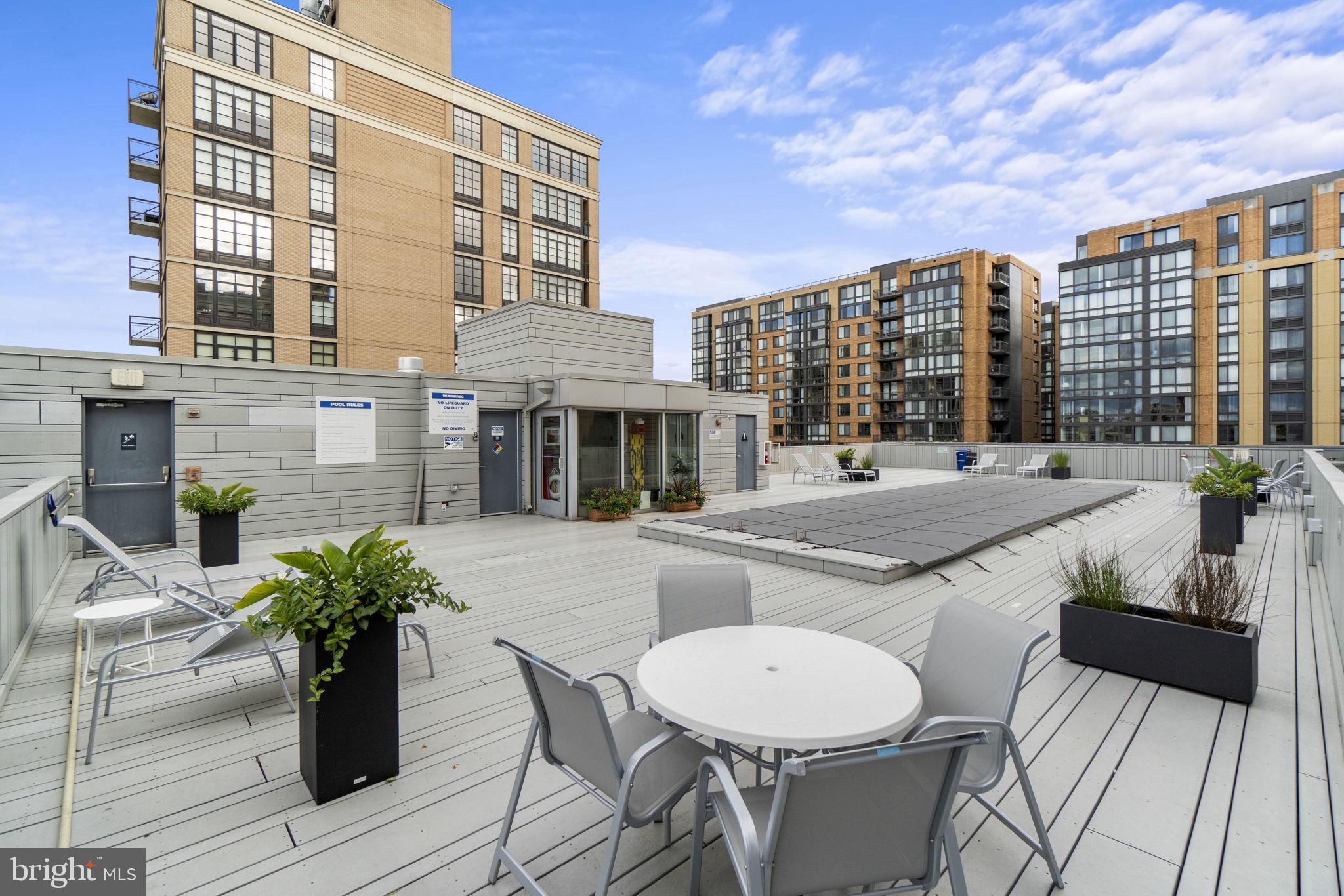 437 New York Ave NW #320