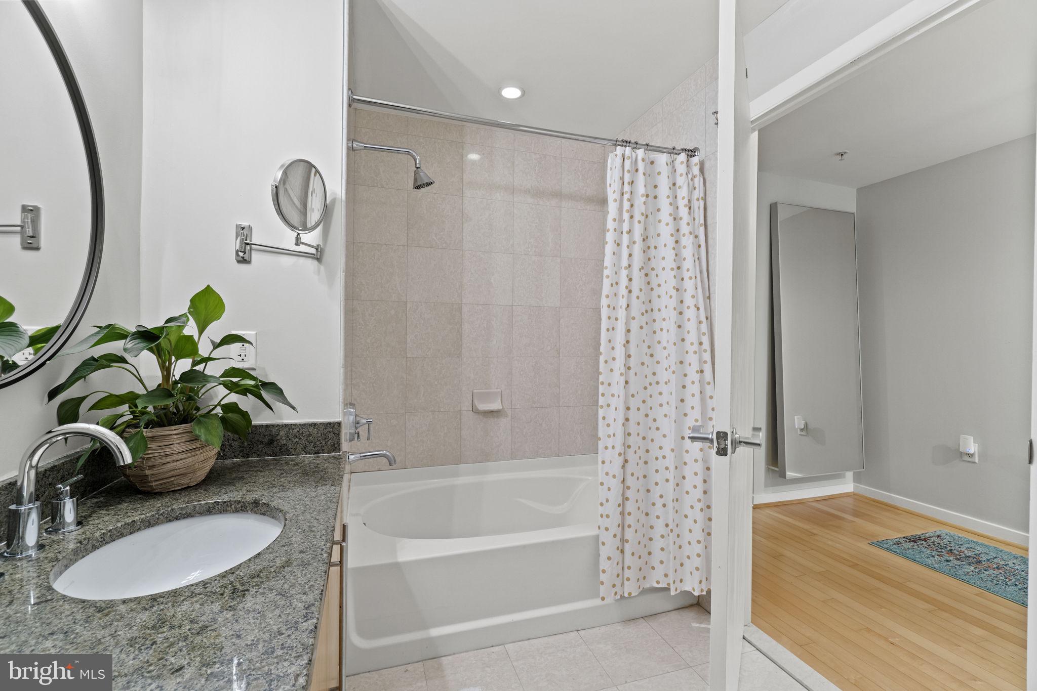 437 New York Ave NW #320