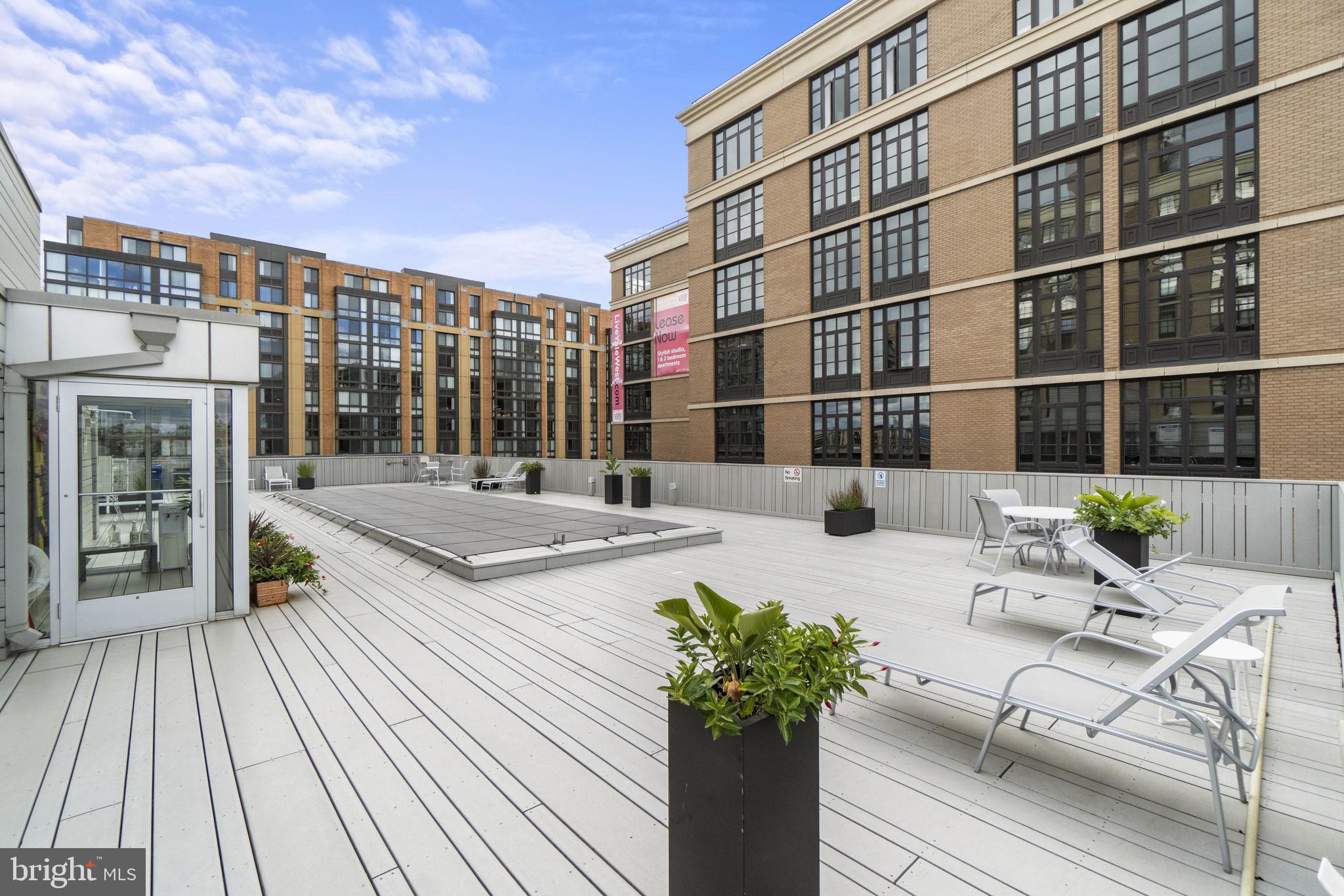 437 New York Ave NW #320