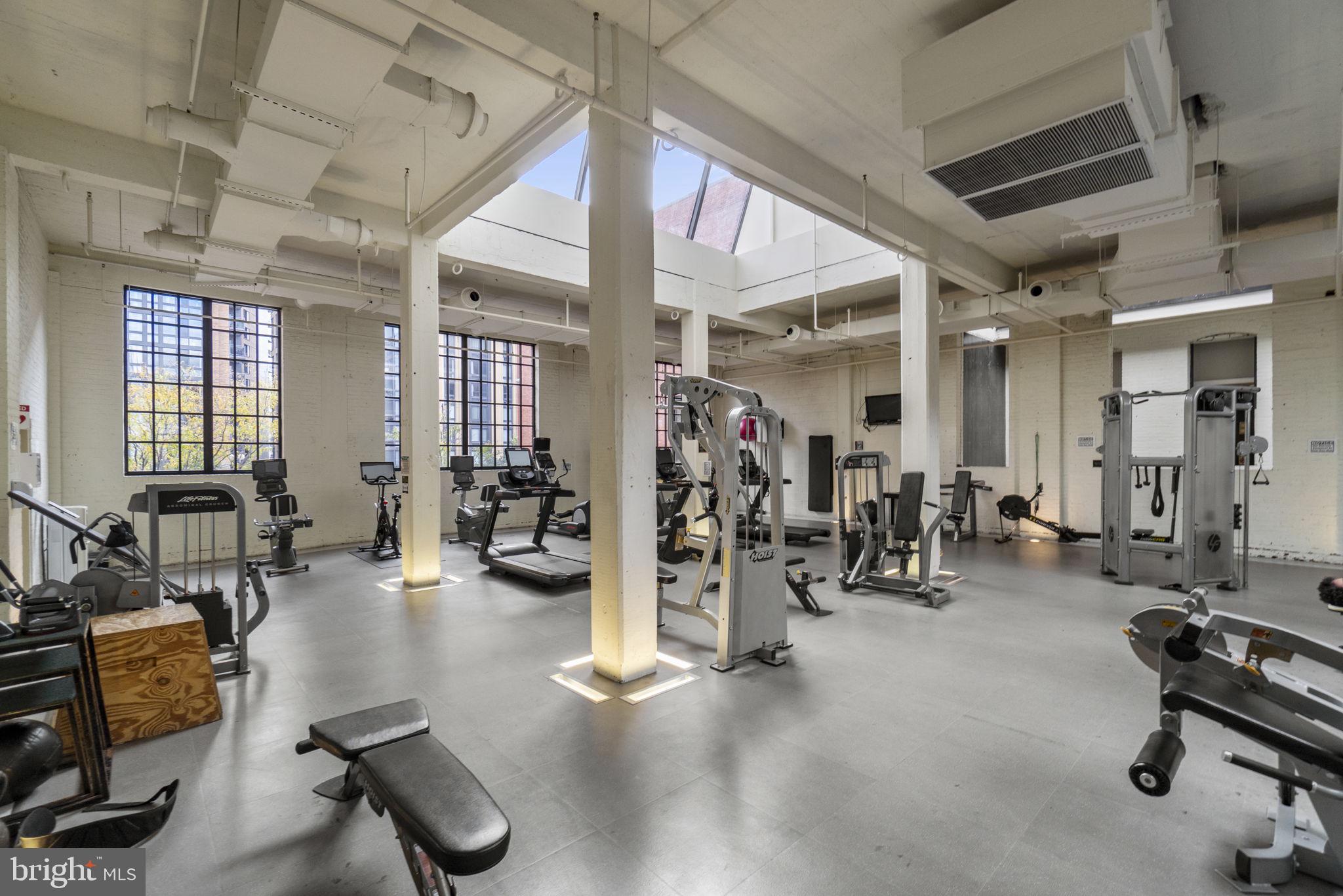 437 New York Ave NW #320